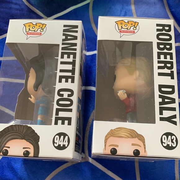 Black Mirror Funko Pops #944 & #943 - season 4 episode 1 - Picture 5 of 8